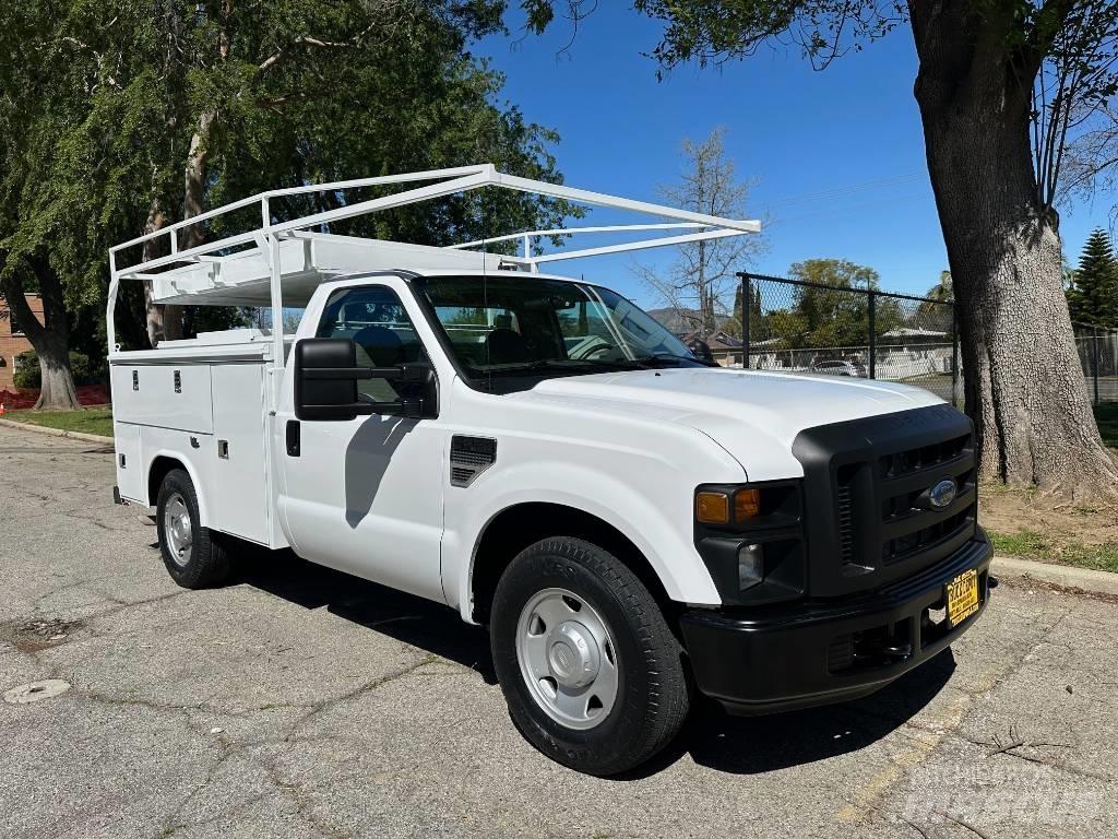 Ford F 250 SD Kis teherszállító/Platós kocsi