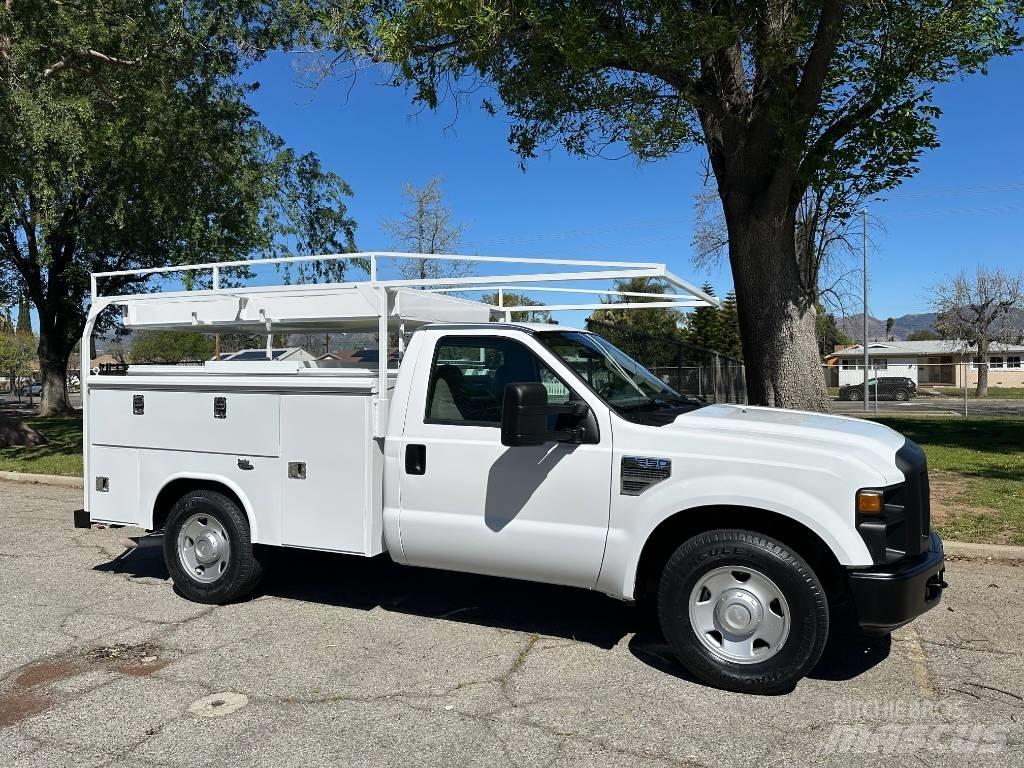 Ford F 250 SD Kis teherszállító/Platós kocsi