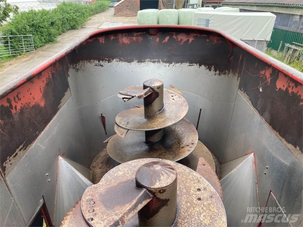 RMH Titanium 16 Takarmánykeverők