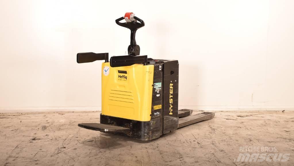 Hyster P 2.0 S Vezetőállásos alacsony emelőkocsi