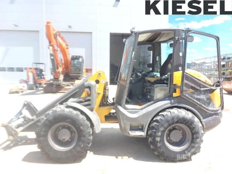 Mecalac AX 1000 Gumikerekes homlokrakodók