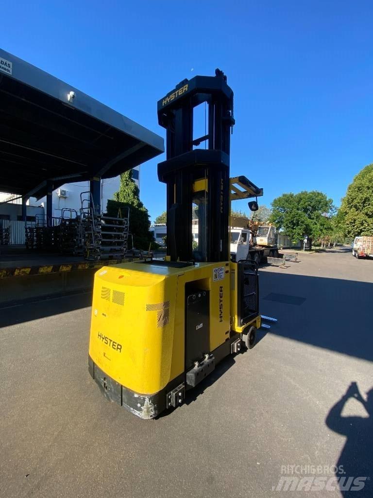 Hyster C1.0 Magasraktári szűkfolyosós targonca