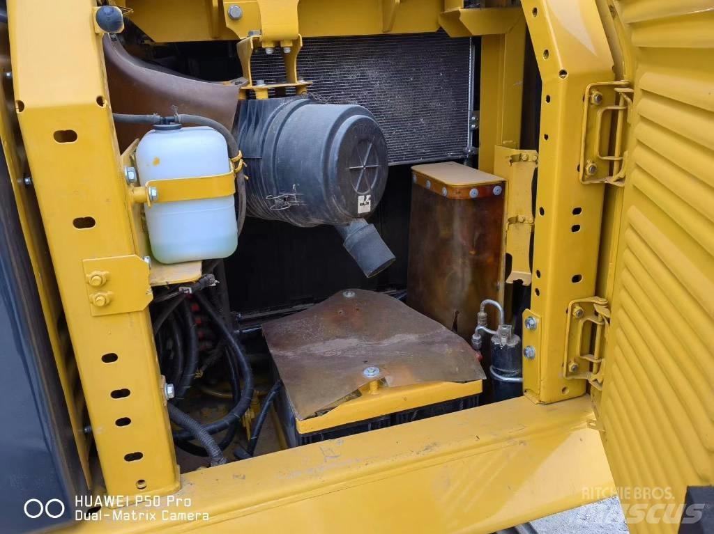 Komatsu PC130 Lánctalpas kotrók