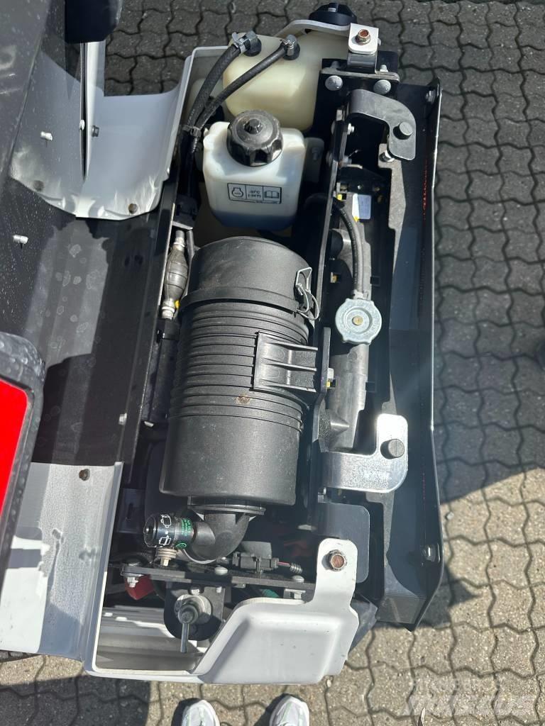 Bobcat L 23 Univerzális rakodók