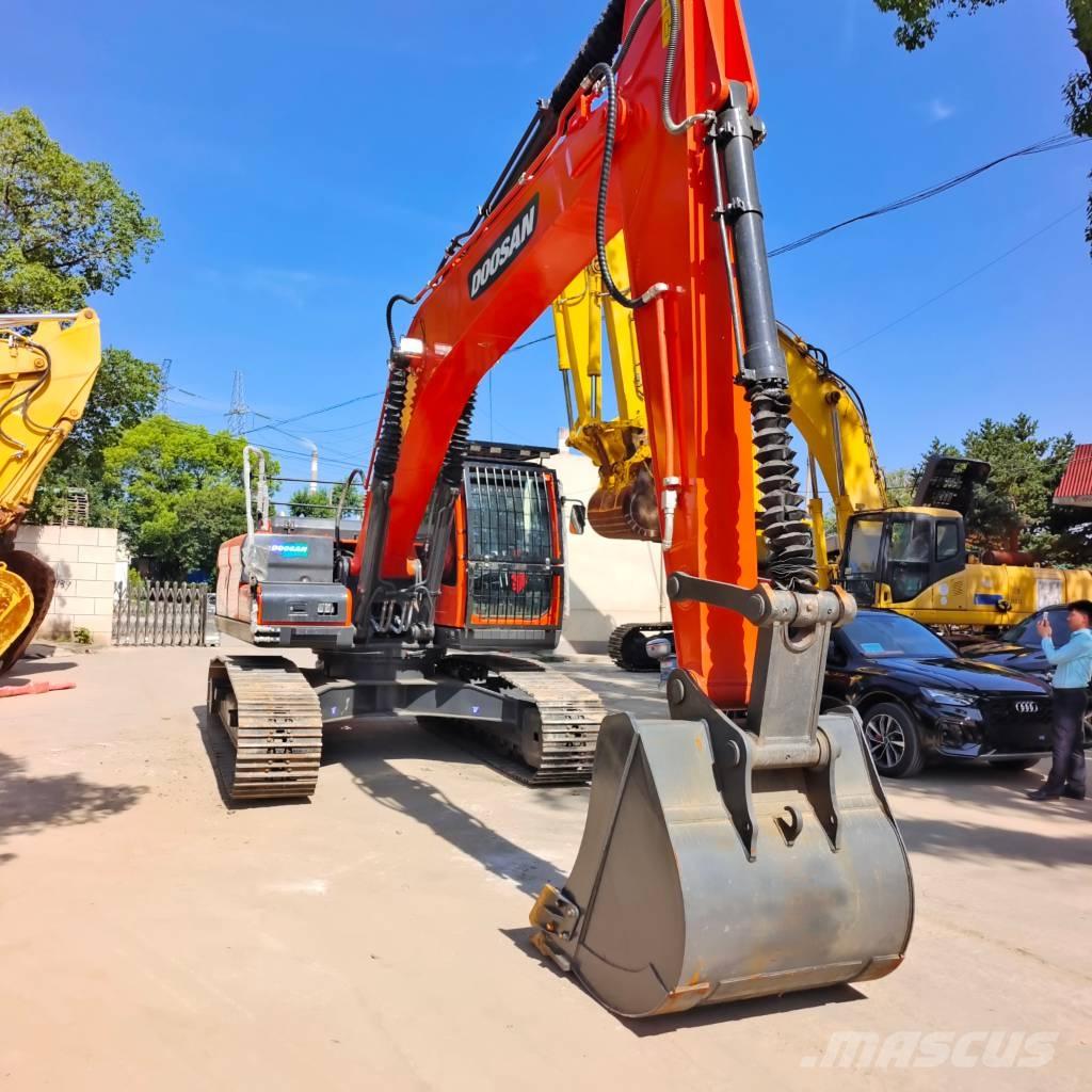 Doosan DX 225 LCA Lánctalpas kotrók