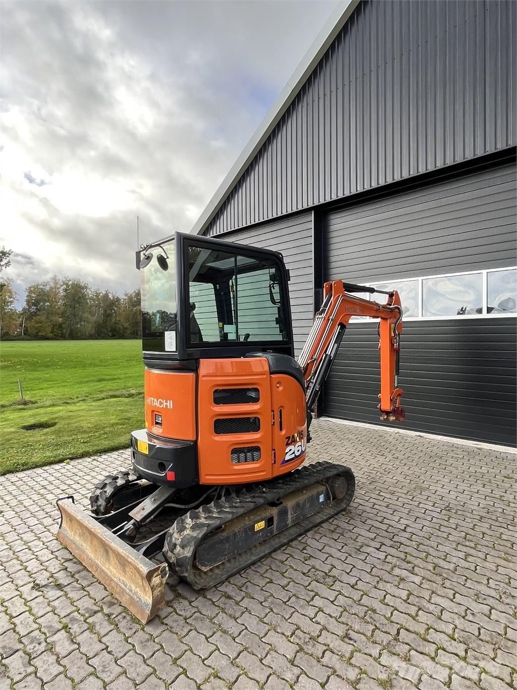 Hitachi ZX 26 U-6 CR Mini kotrók < 7t