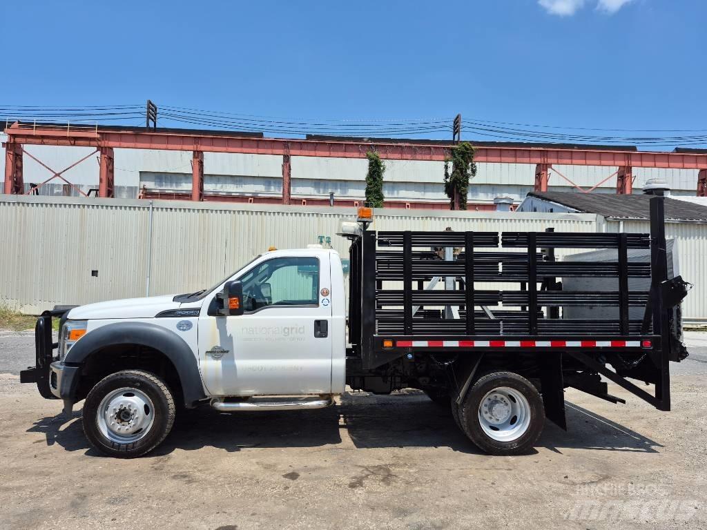 Ford F 550 Kis teherszállító/Platós kocsi