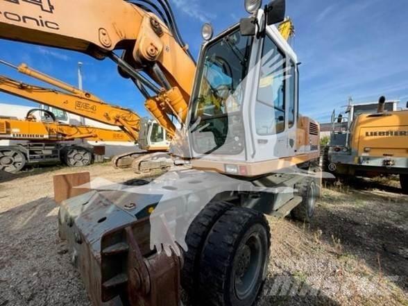 Liebherr A924 Gumikerekes kotrók