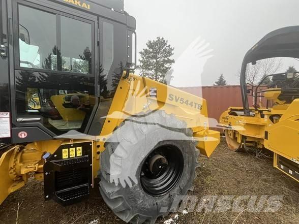 Sakai SV544T Egydobos hengerek