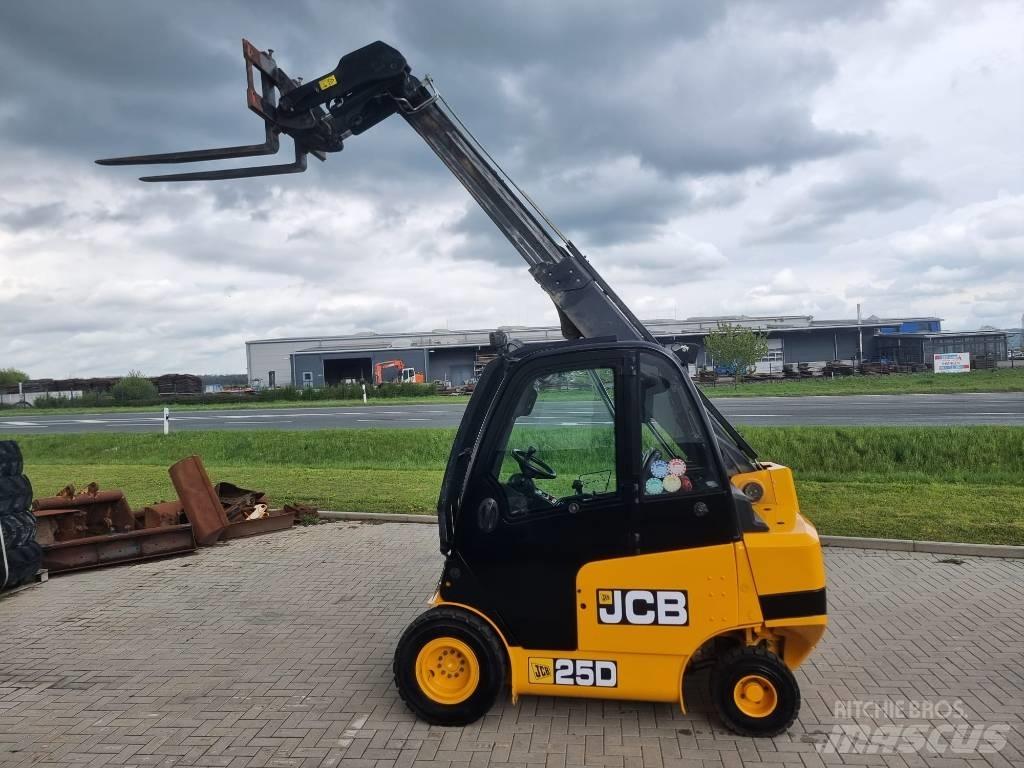 JCB TLT 25 D Teleszkópos rakodók