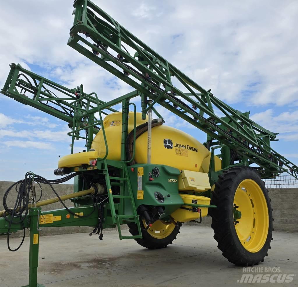 John Deere M 732 Vontatott trágyaszórók