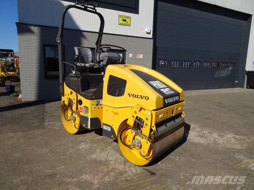 Volvo DD25P Ikerdobos hengerek