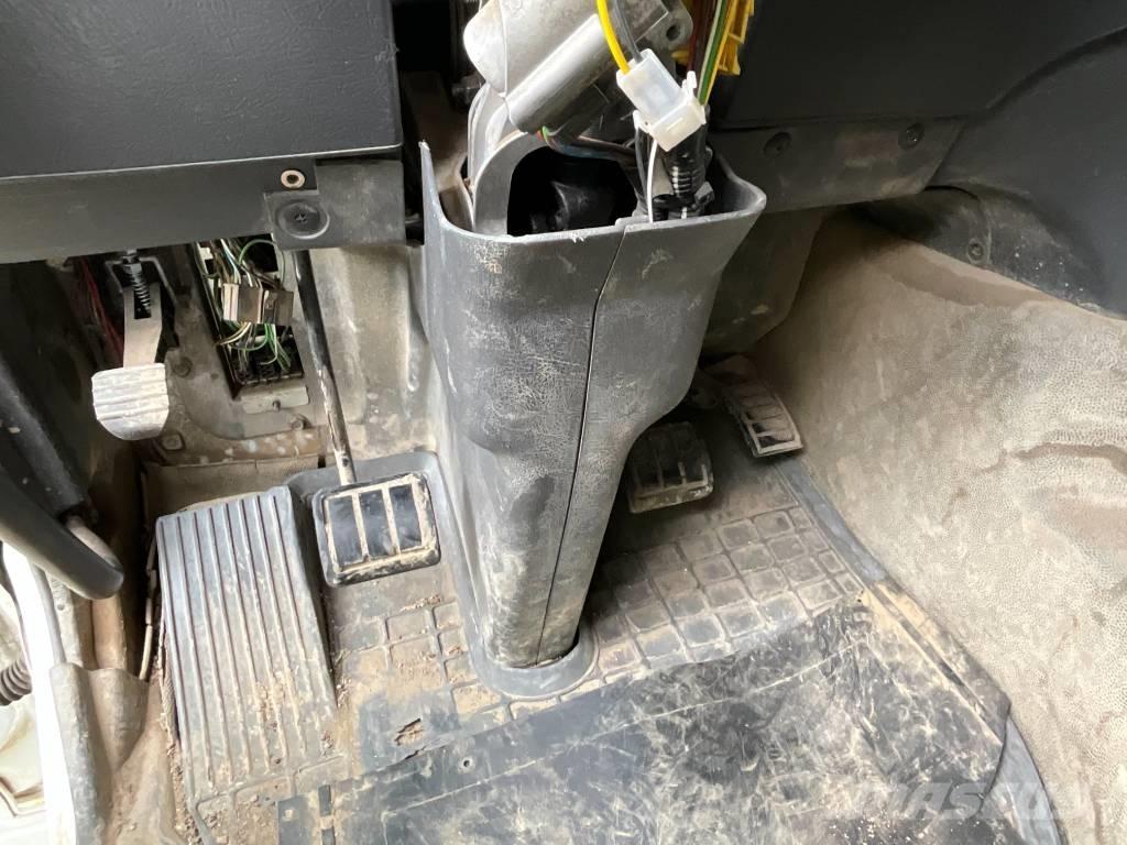 Yanmar TW 95 Gumikerekes kotrók