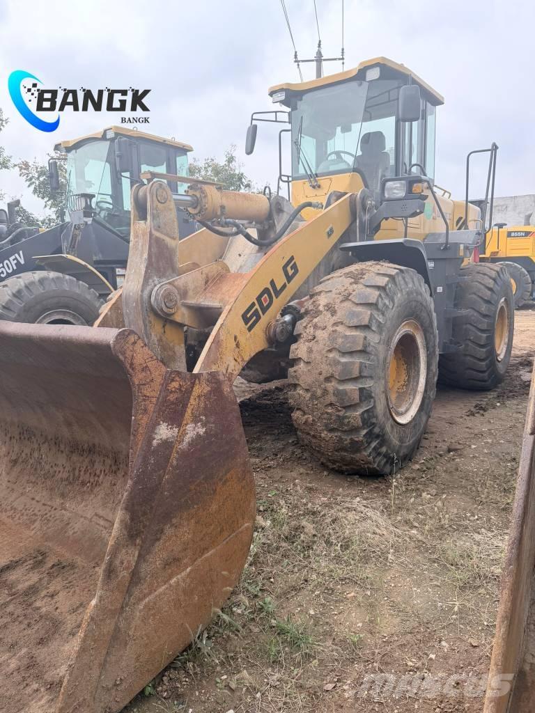 SDLG L 953 Gumikerekes homlokrakodók