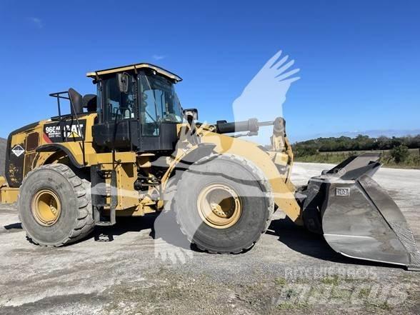 CAT 966M Gumikerekes homlokrakodók
