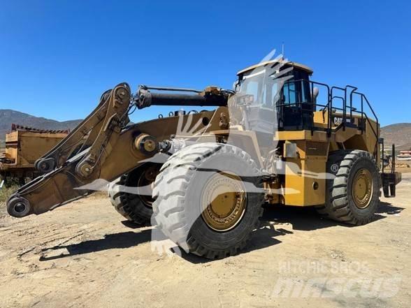 CAT 988H Gumikerekes homlokrakodók
