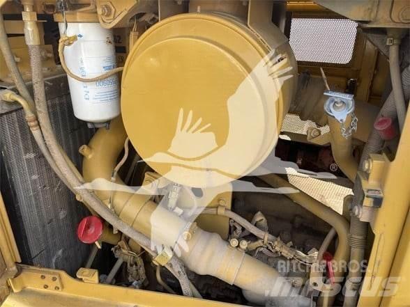 CAT D6R lánctalpas dózerek