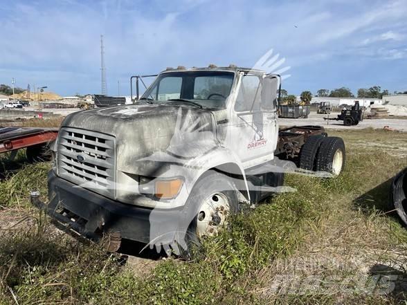 Ford F800 Fülkés alváz