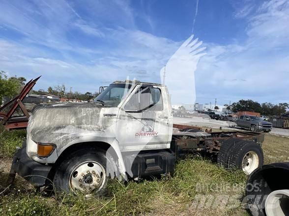 Ford F800 Fülkés alváz