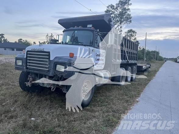 Mack RD688S Billenő teherautók