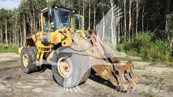 Volvo L120E Gumikerekes homlokrakodók