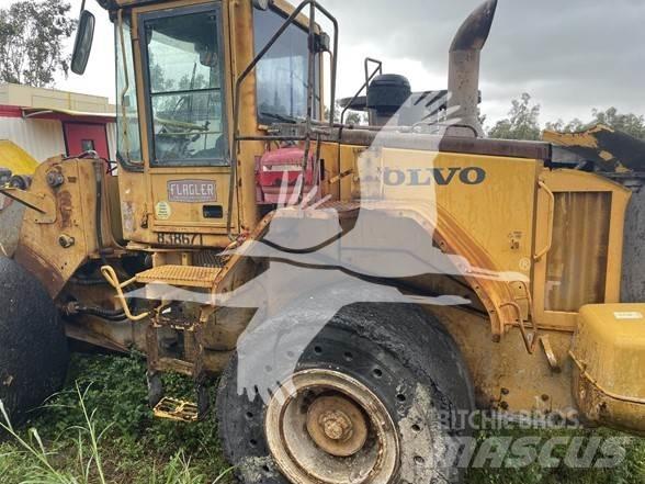 Volvo L120E Gumikerekes homlokrakodók