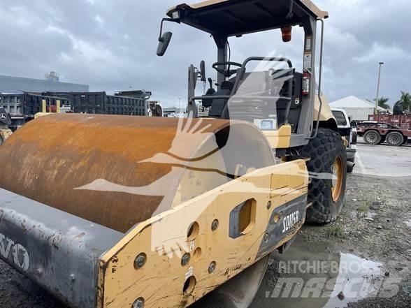 Volvo SD115B Egydobos hengerek