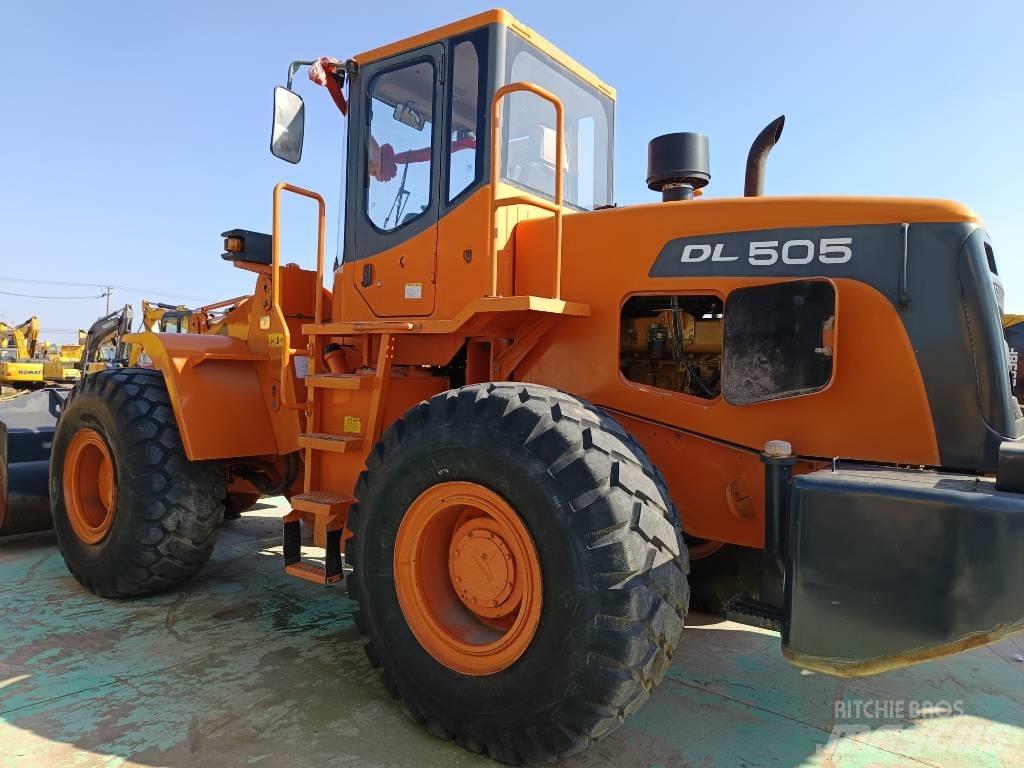 Doosan DL505 Gumikerekes homlokrakodók