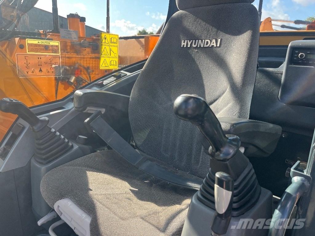 Hyundai HX130LCR Lánctalpas kotrók