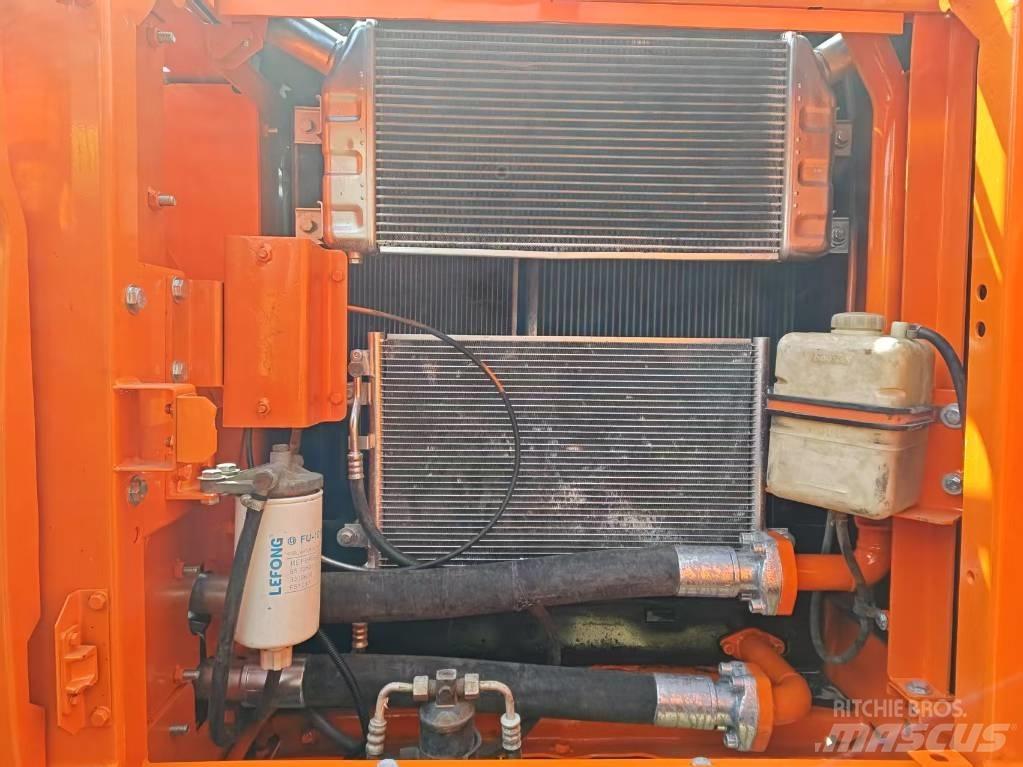 Doosan DX 225 LC Lánctalpas kotrók
