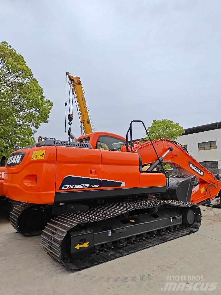 Doosan DX 225 LC Lánctalpas kotrók