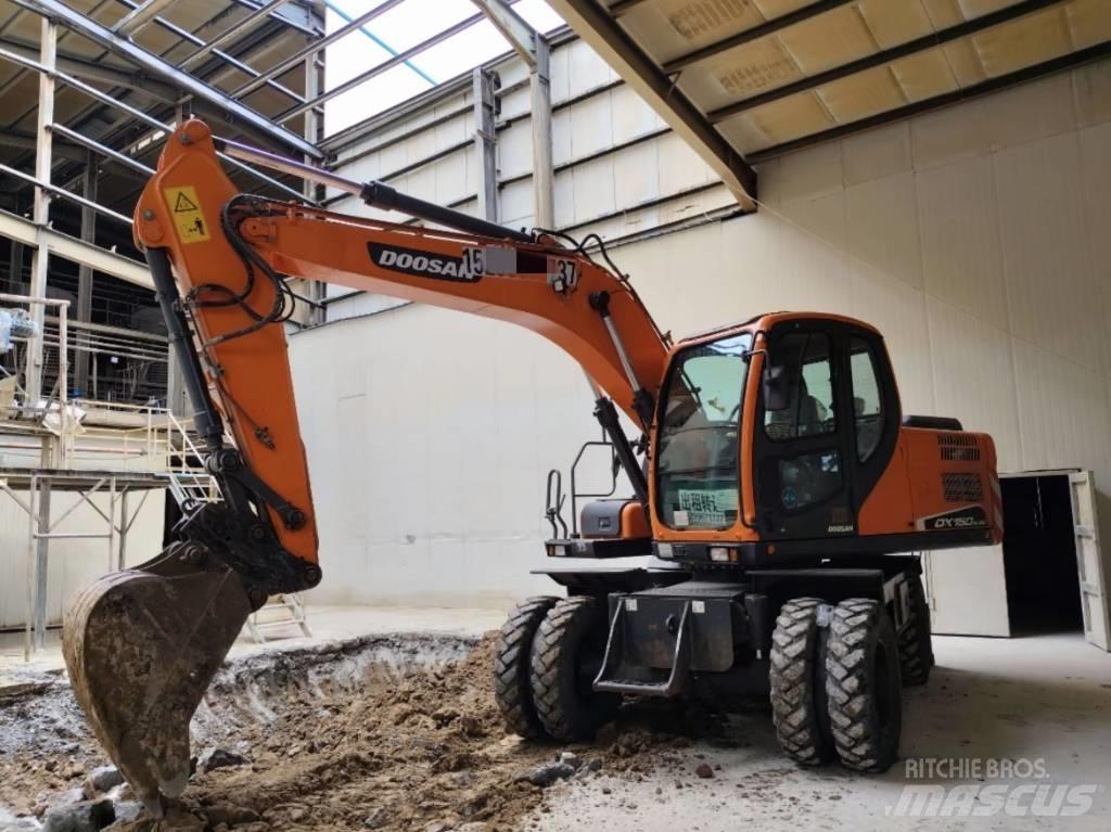 Doosan DX 150W-9C Gumikerekes kotrók