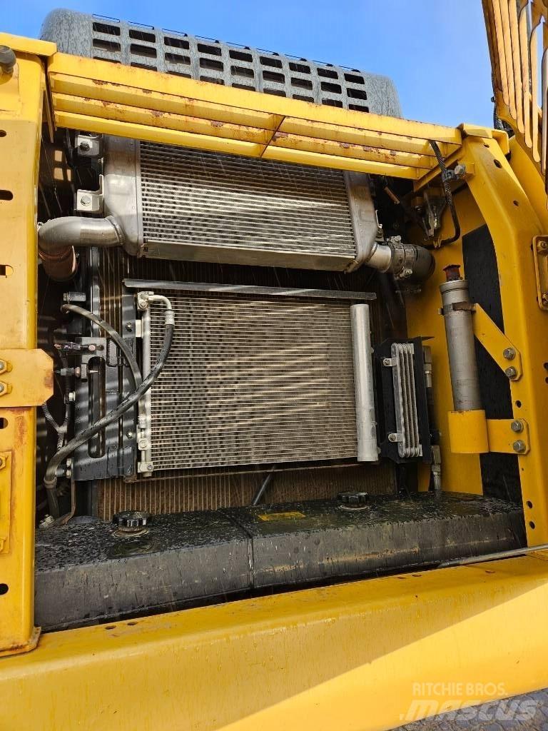 Komatsu PC210LC-11 Lánctalpas kotrók