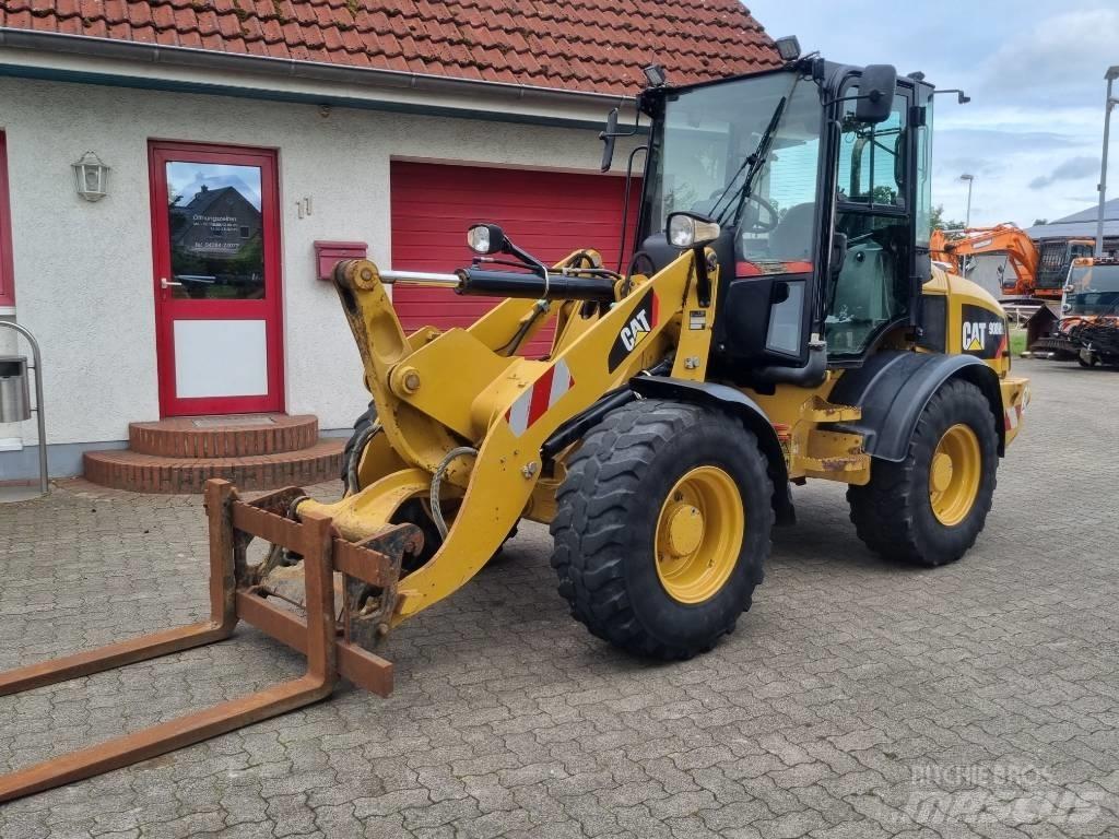CAT 908 H 2 Gumikerekes homlokrakodók