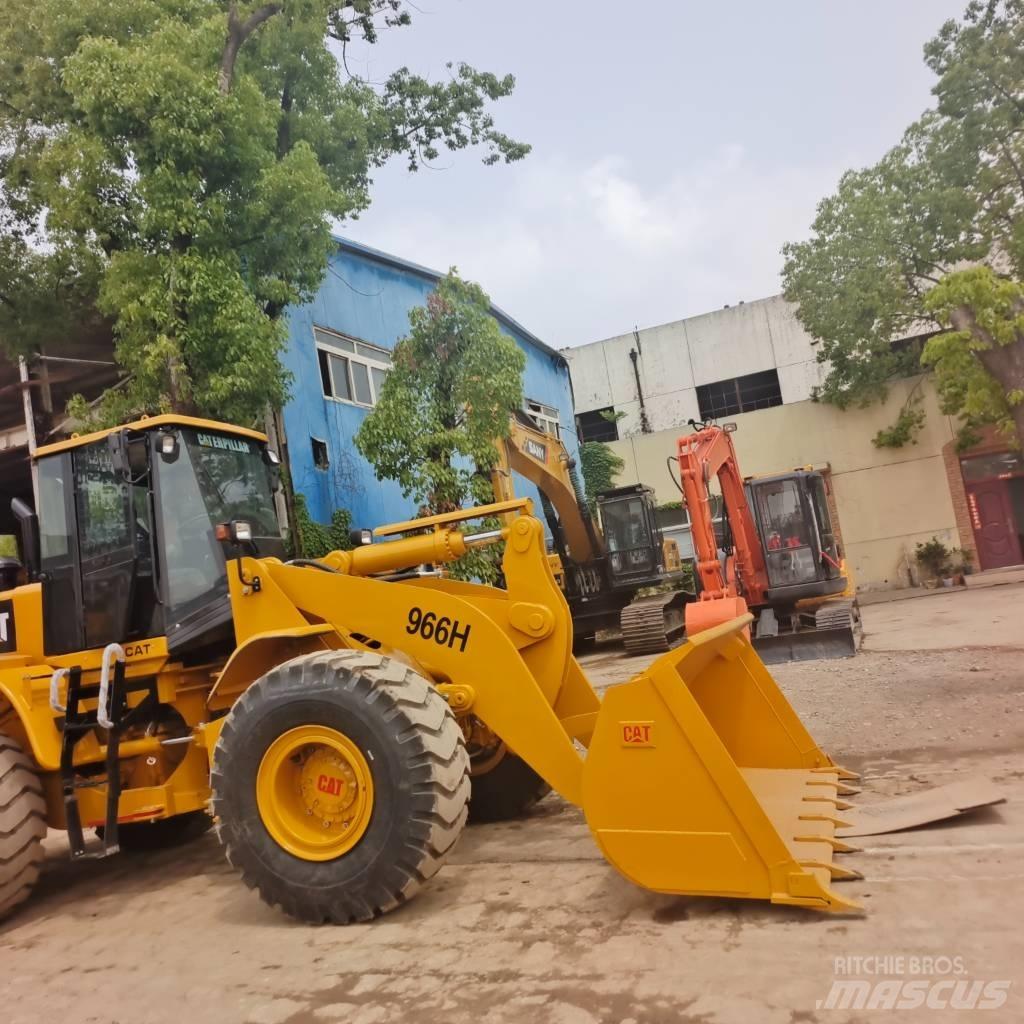 CAT 966 H Gumikerekes homlokrakodók