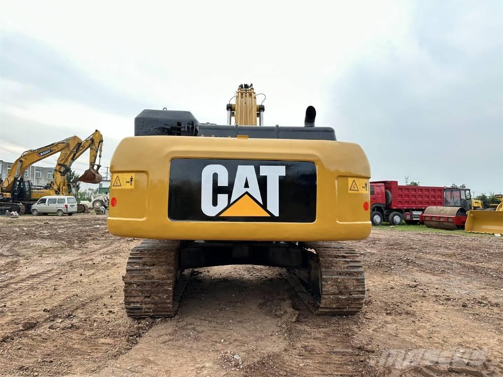 CAT 330 D L Lánctalpas kotrók
