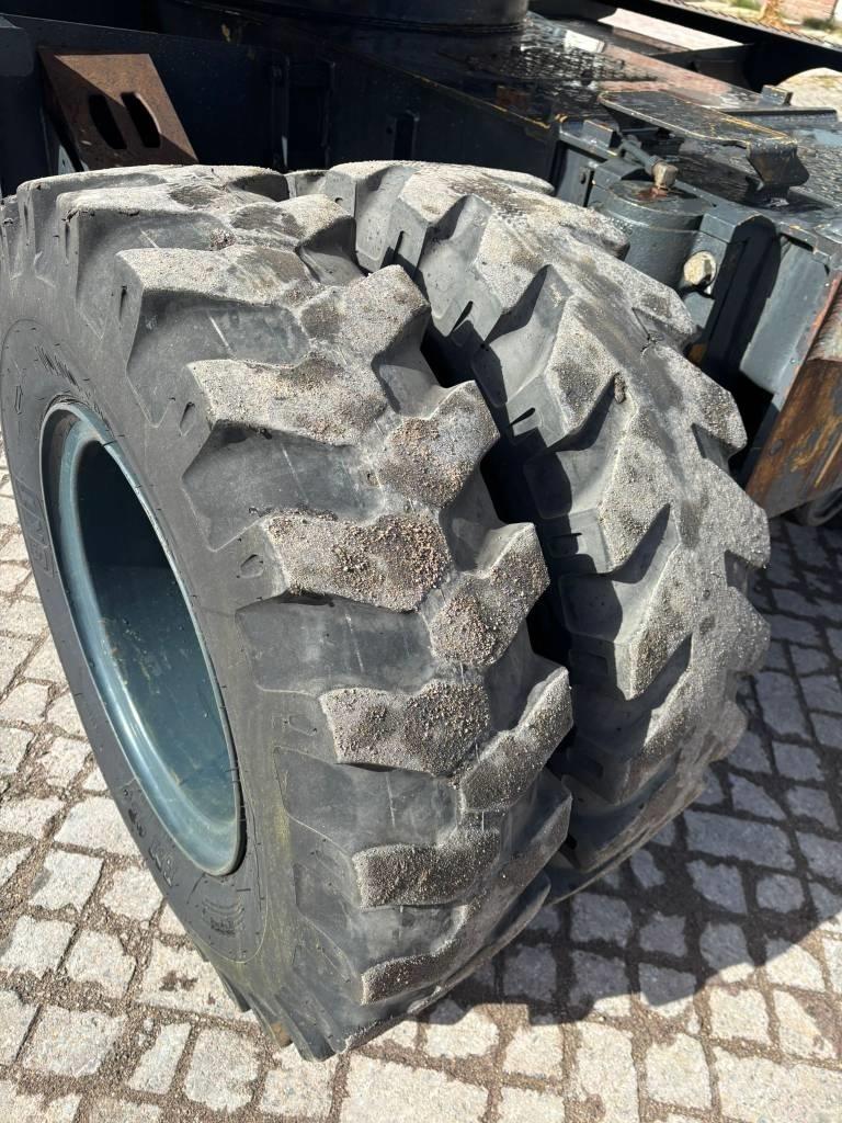 Hyundai 140W-7A Gumikerekes kotrók