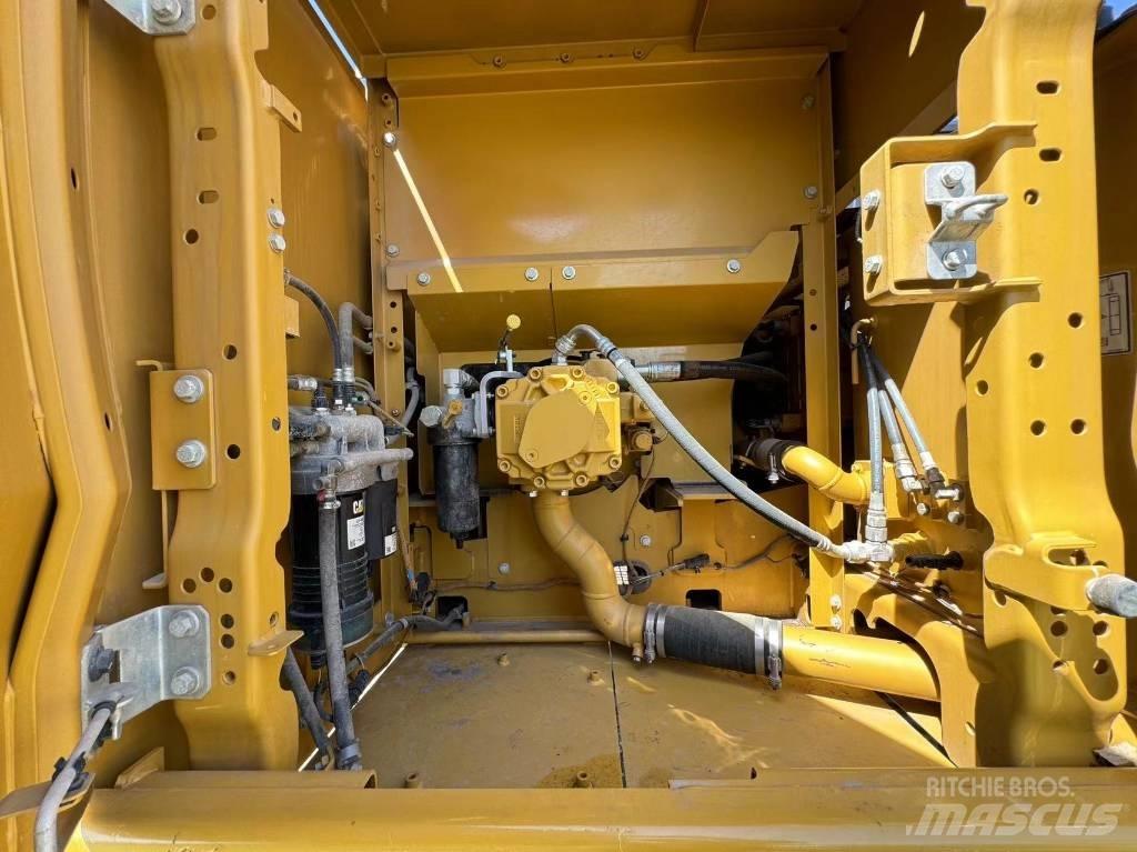 CAT 323GC Lánctalpas kotrók