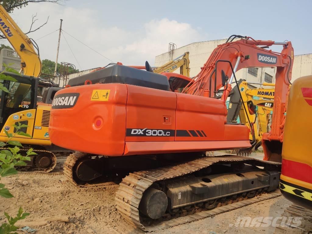 Doosan DX 300 Lánctalpas kotrók
