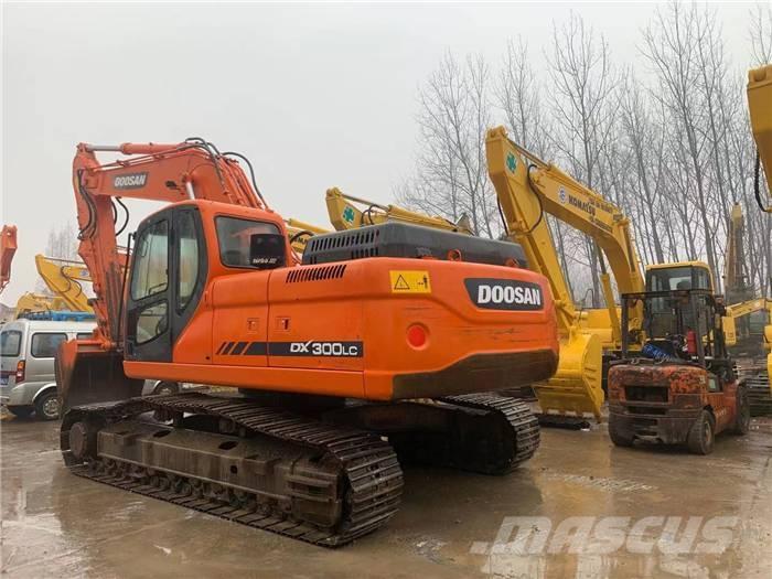 Doosan DX 300 Lánctalpas kotrók