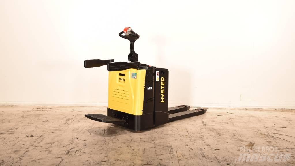 Hyster P 2.0 S Vezetőállásos alacsony emelőkocsi