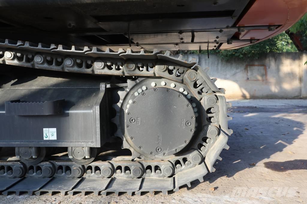 Develon DX 205 Közepes (midi) kotrók 7 t - 12 t