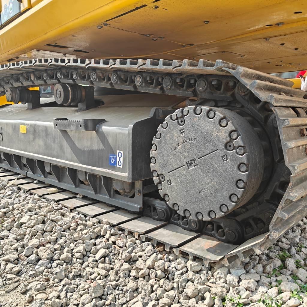 Komatsu 350LC-8 Lánctalpas kotrók