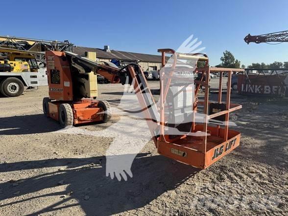 JLG E300AJP Karos emelők