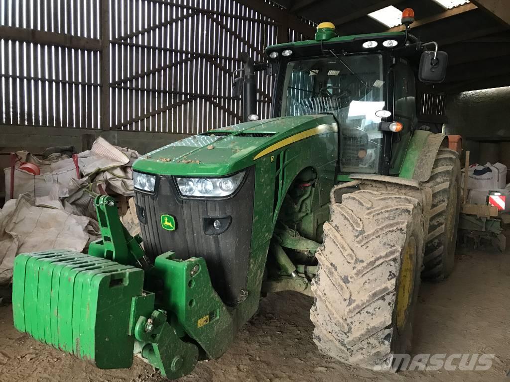 John Deere 8260 R Traktorok