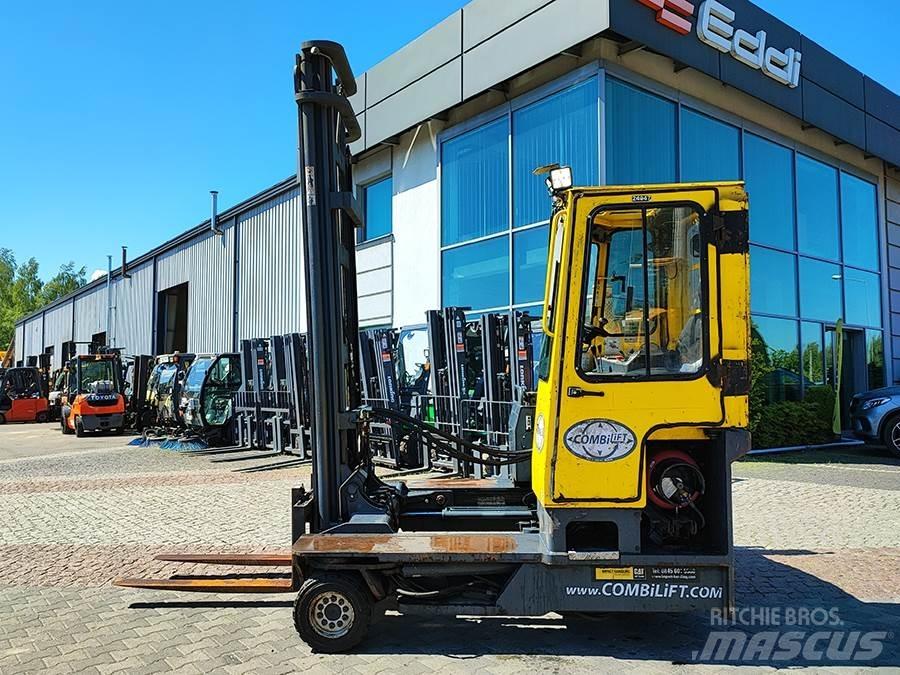 Combilift C4000 Tolóoszlopos négyutas targonca