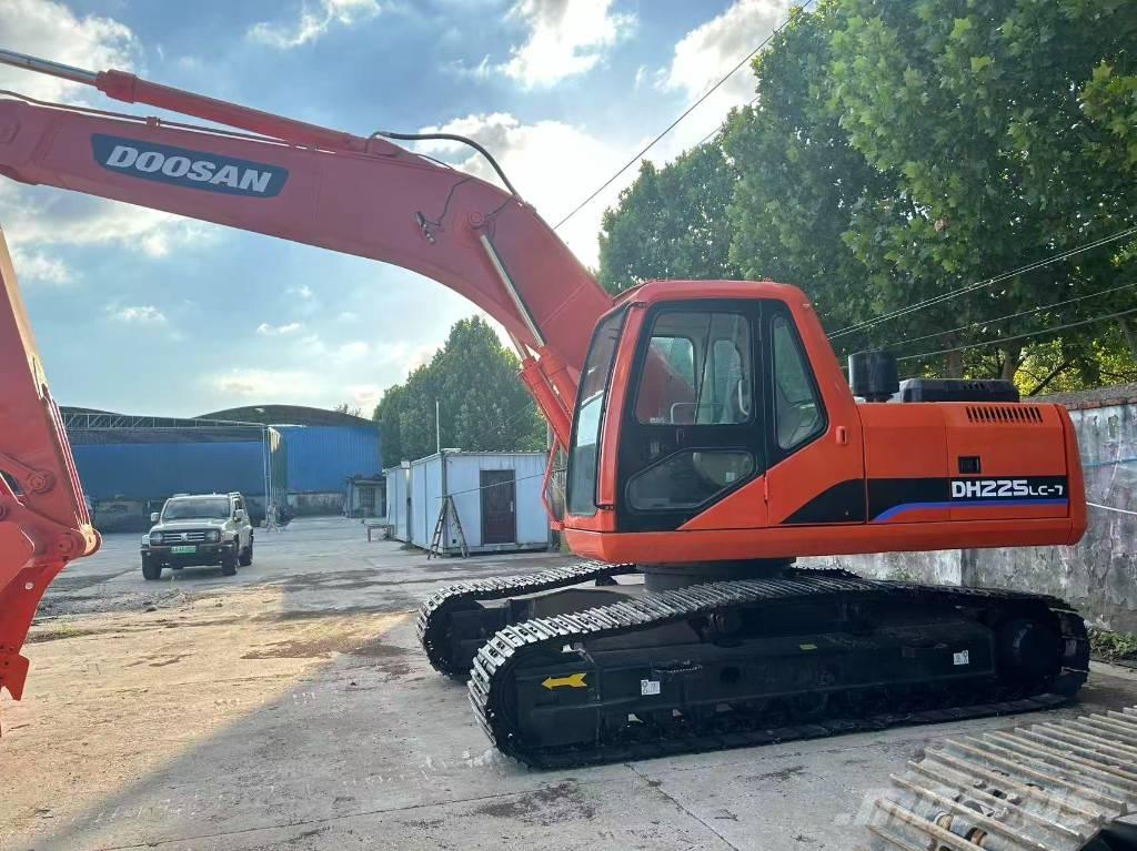 Doosan 225 Lánctalpas kotrók