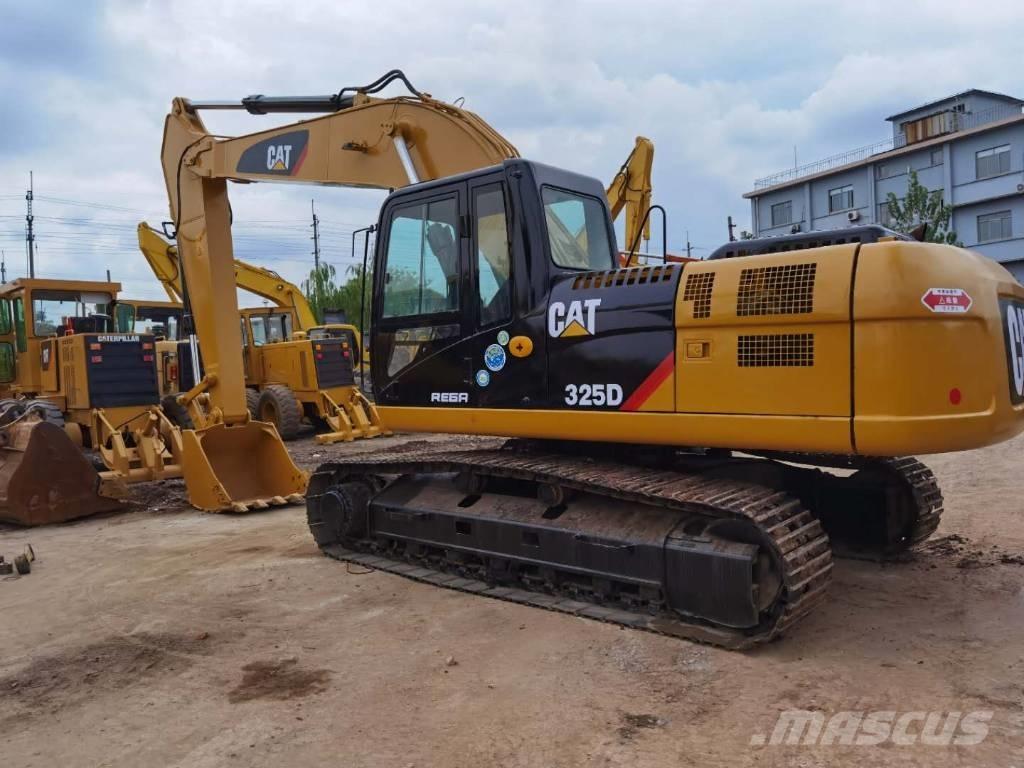 CAT 325 D L Lánctalpas kotrók
