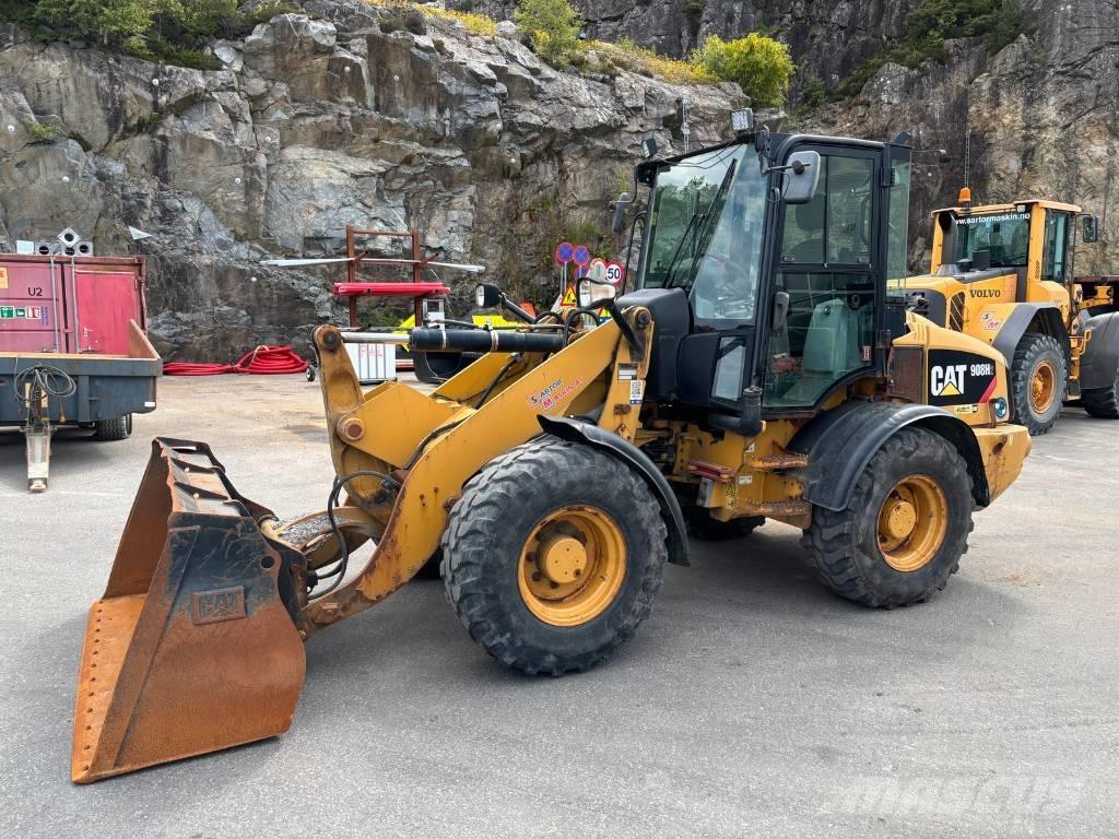 CAT 908 H 2 Gumikerekes homlokrakodók