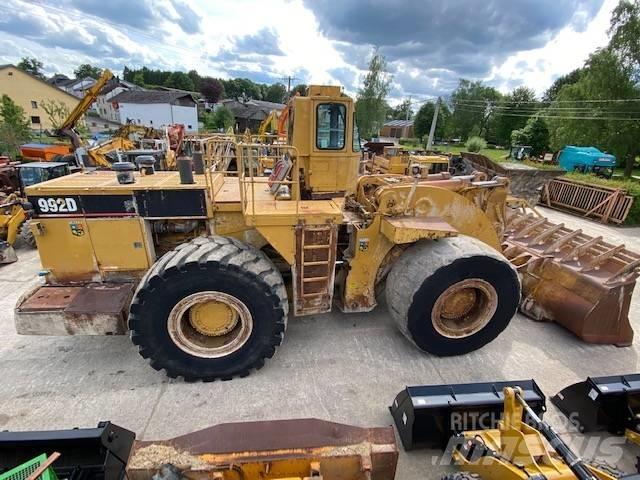 CAT 992 D Gumikerekes homlokrakodók
